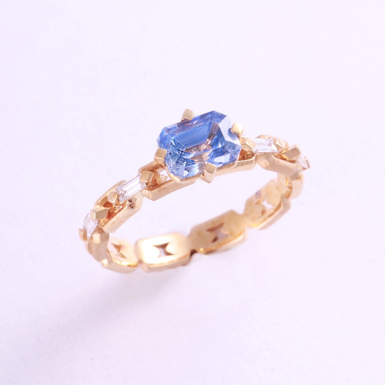 Natural Blue-white Sapphire & Diamond 18K Gold Chain Ring